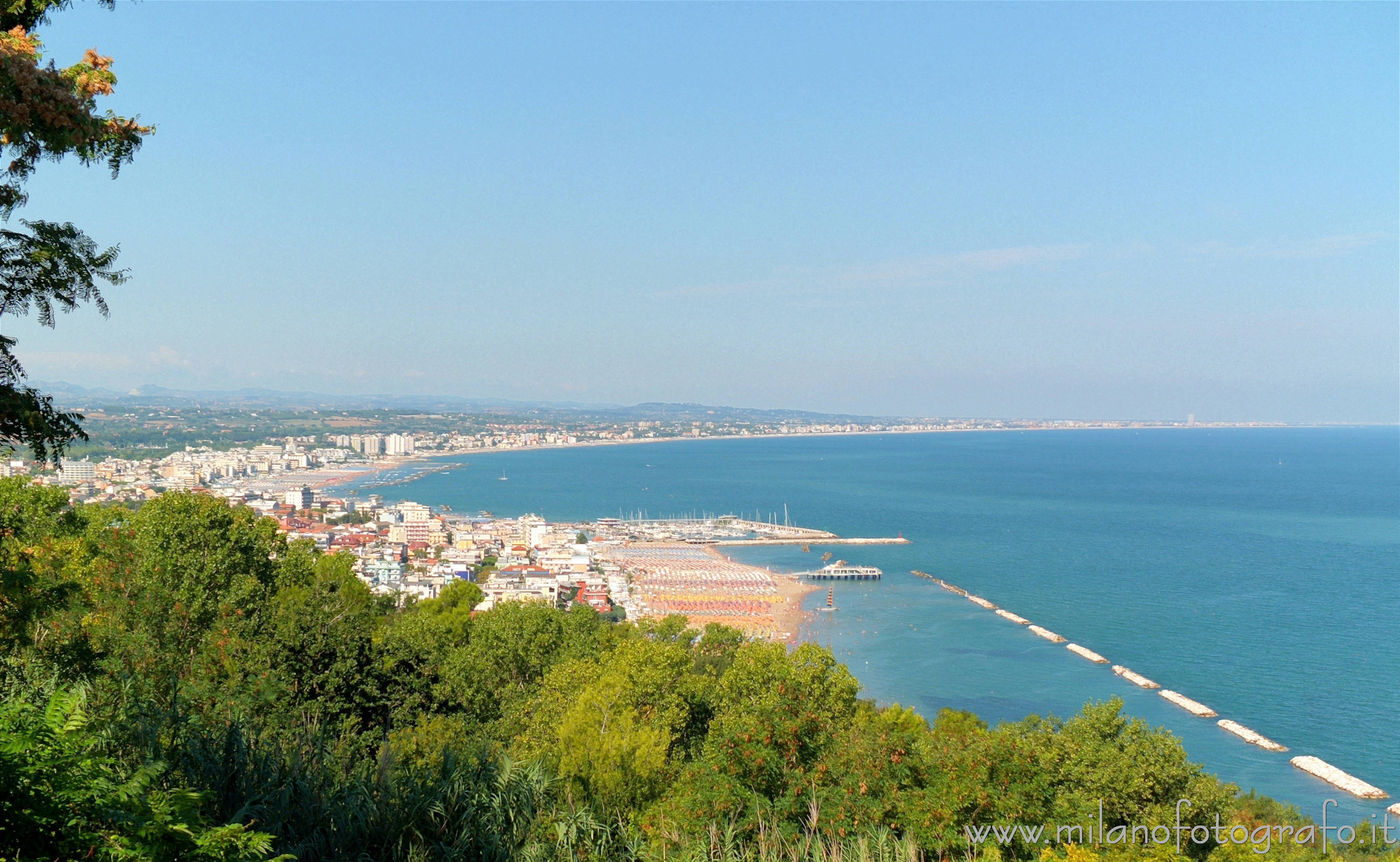 Gabicce Mare (Pesaro e Urbino) - Vista da Gabicce Monte verso Gabicce Mare e Cattolica